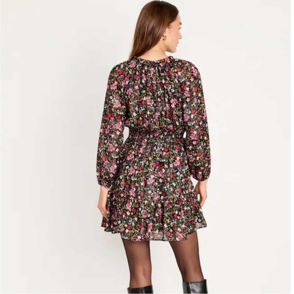 NWT Old Navy Women’s Black Floral Maternity Waist-Defined Smocked Dress - Picture 4 of 14